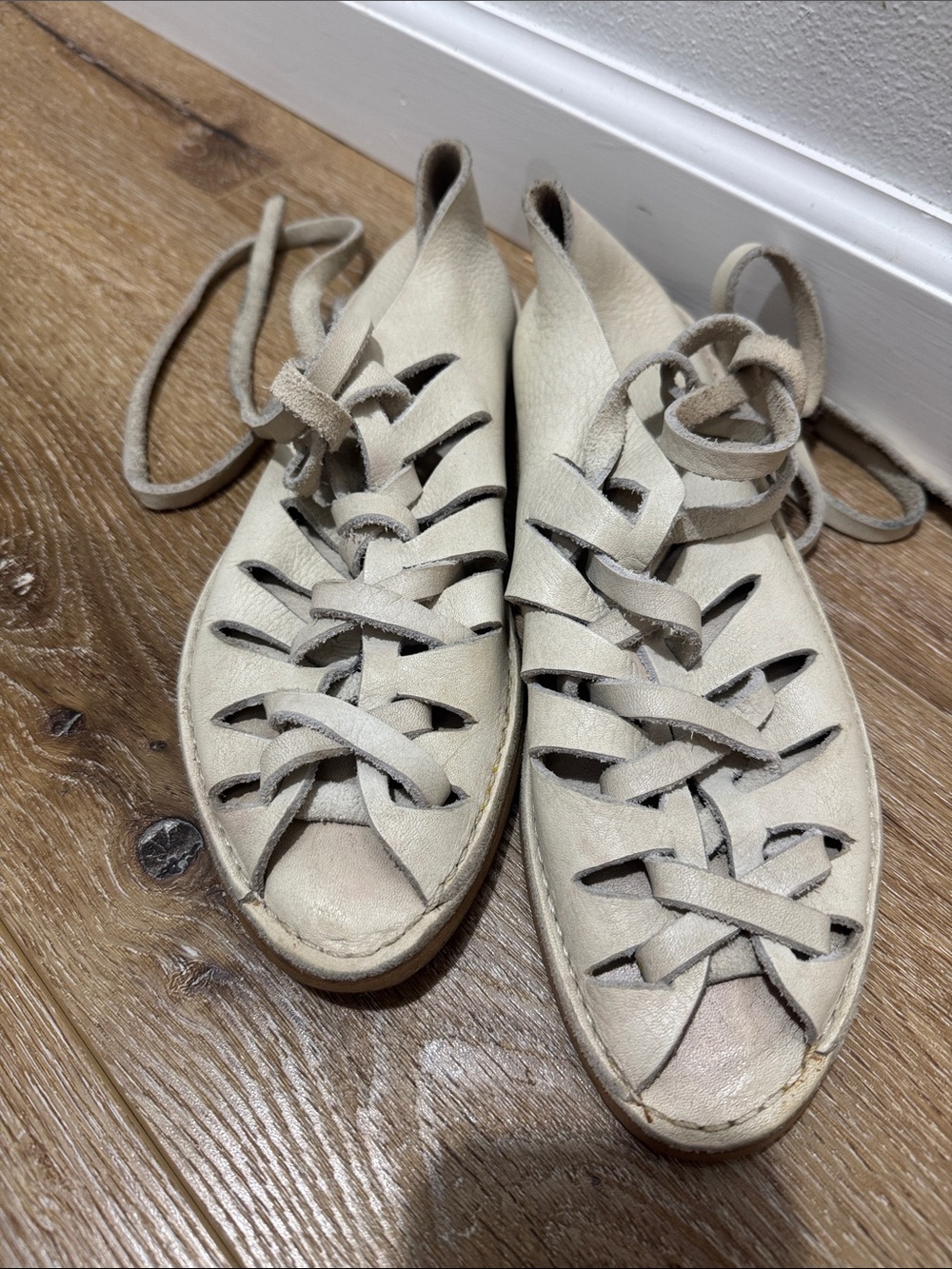 Vintage leather Lace-Up Cream Leather Sandals